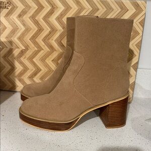 Chic Tan Suede Block Heel Boots